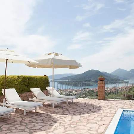 Irida, Morfeas, Ariadni Villa Nydri (Lefkada)